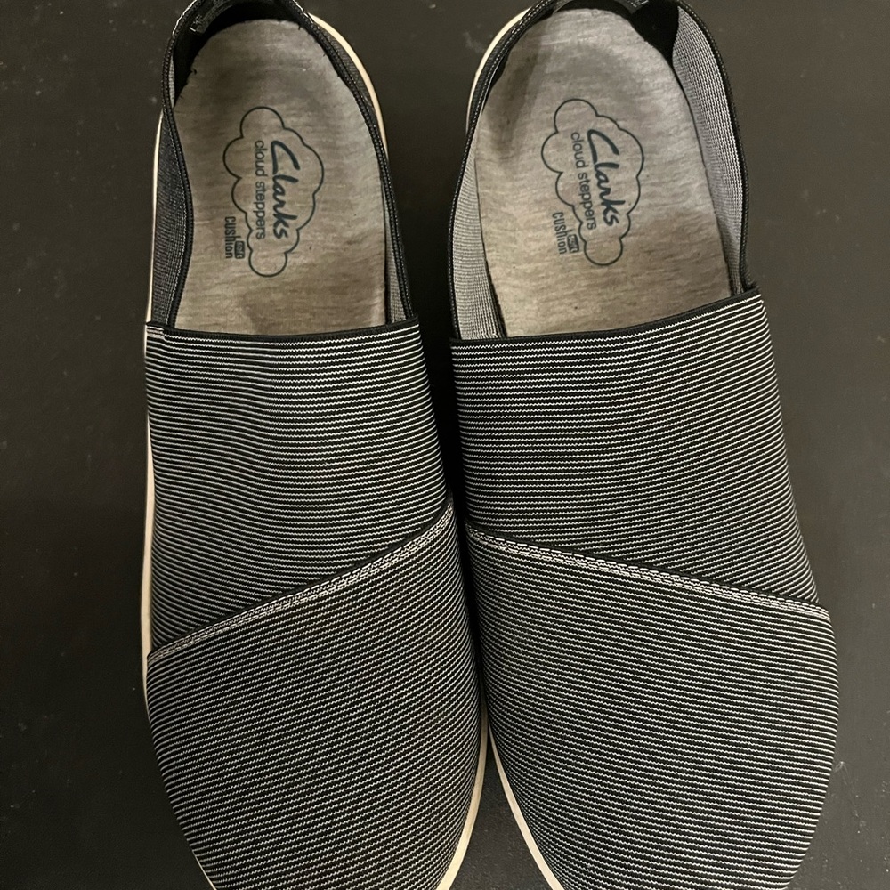 Clarks Cloud Steppers size 8W
